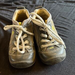 Ecco Kids Sneakers in Gray with Yellow Accents